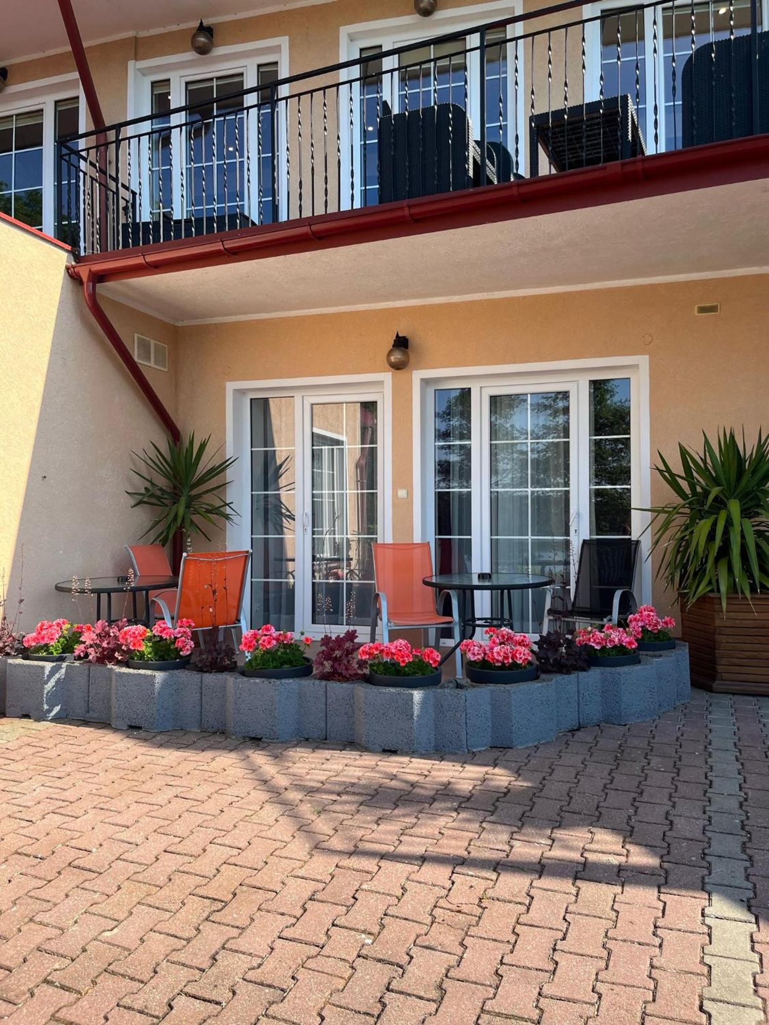 Eva Hotel Mragowo Exterior photo