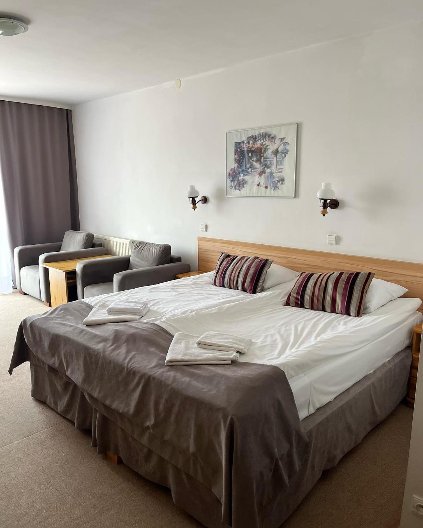 Eva Hotel Mragowo Exterior photo