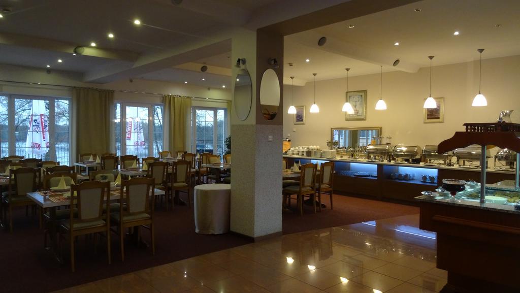 Eva Hotel Mragowo Exterior photo