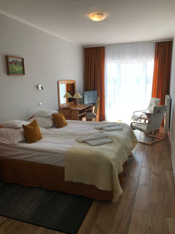Eva Hotel Mragowo Exterior photo